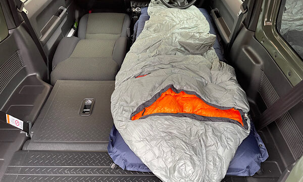 車中泊で寝袋は大切